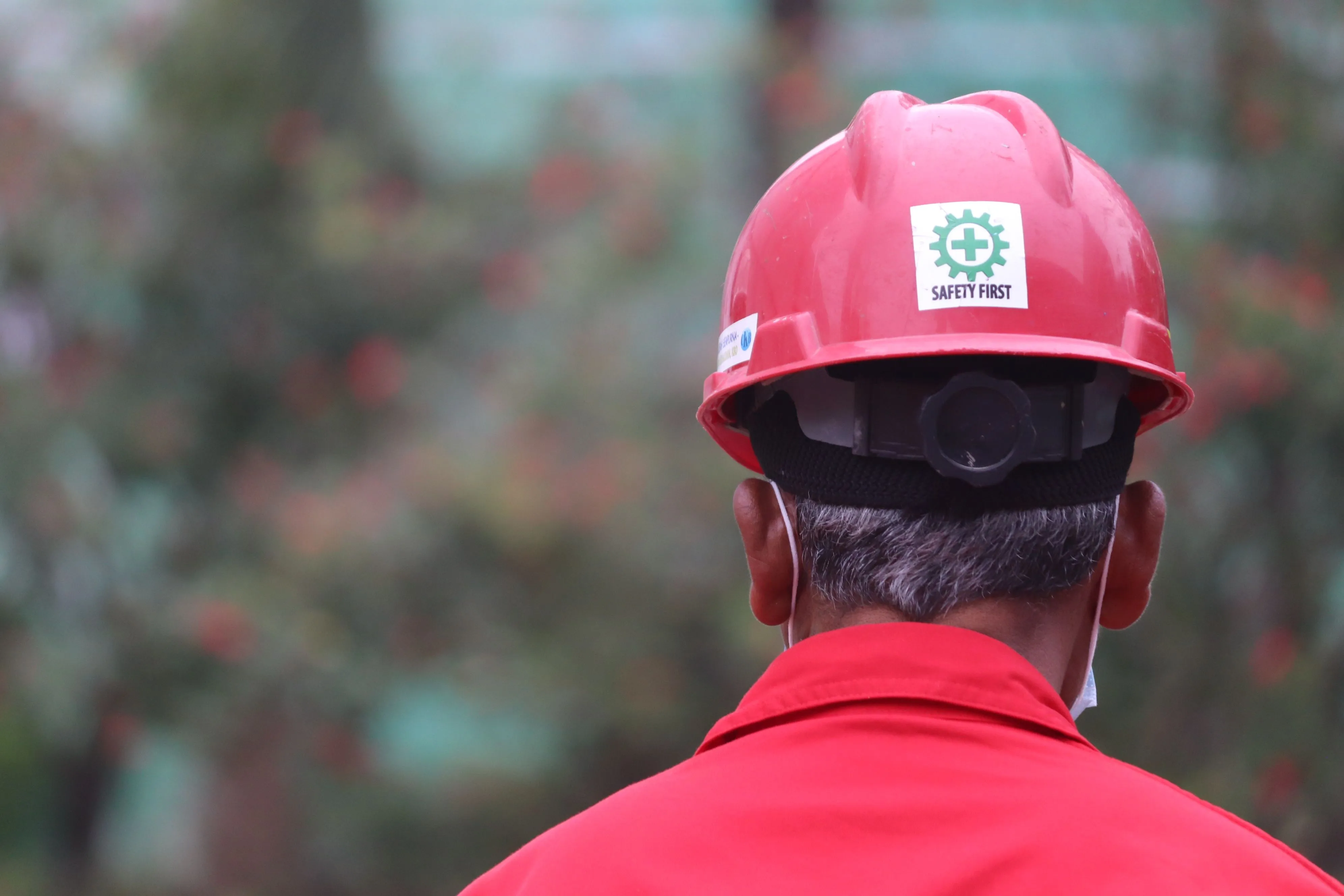casco rojo